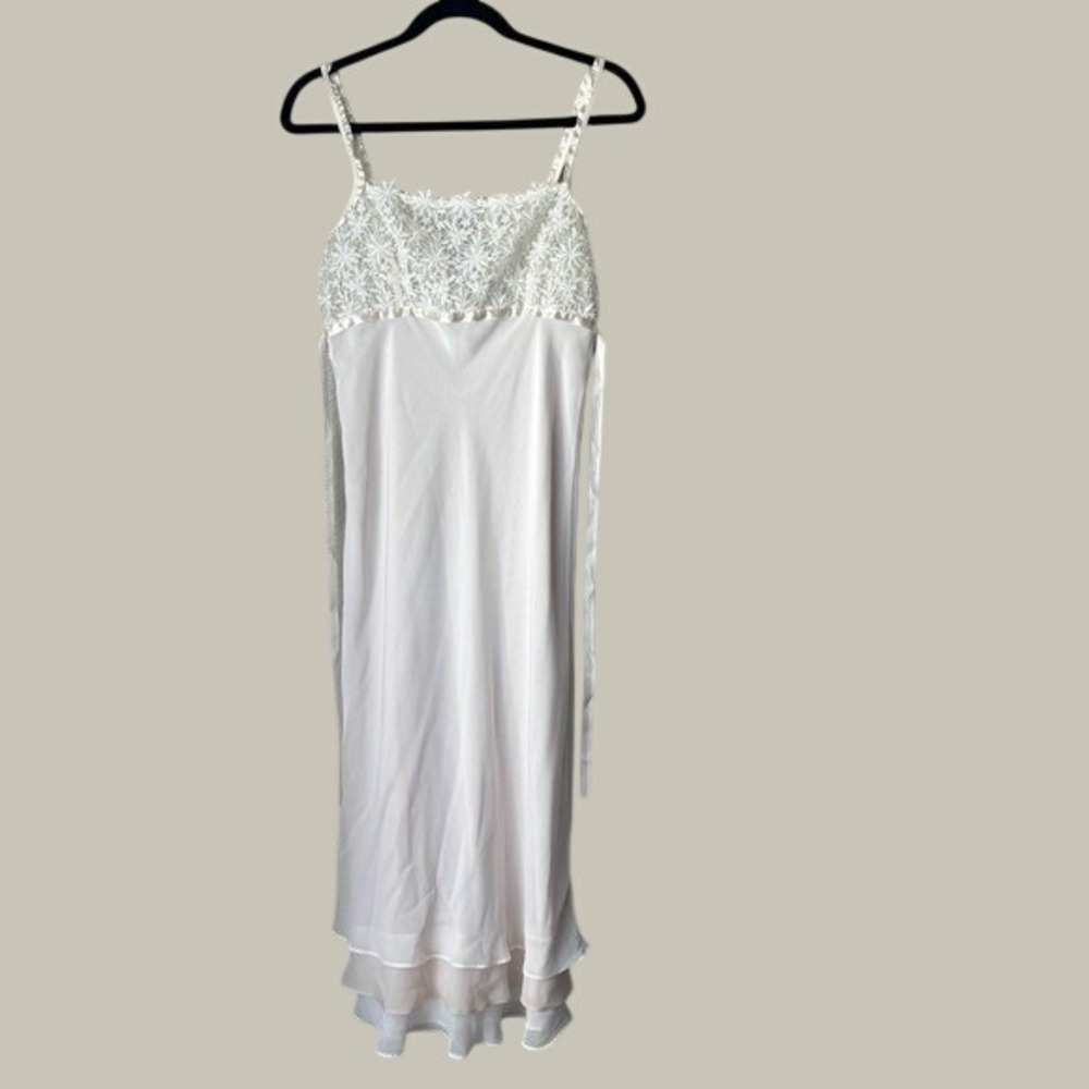 Women's White Lace Trim Nightgown Maxi Dress